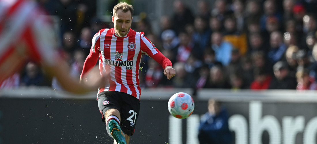 Christian Eriksen sofreu uma parada cardíaca em campo em junho de 2021