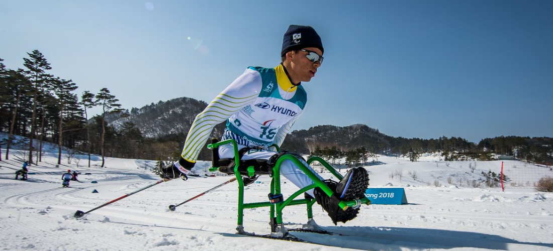 Atleta Cristian Ribera em preparação na neve 