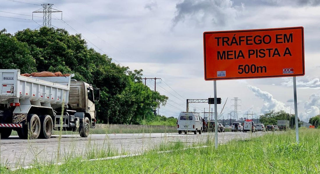 Obras interditam trechos da BR-232