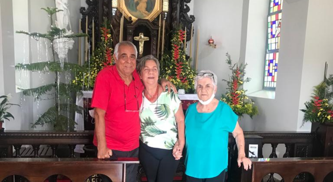 Sylvio e Solange Cavalcanti ao lado da mãe dela, Joana d'Arc