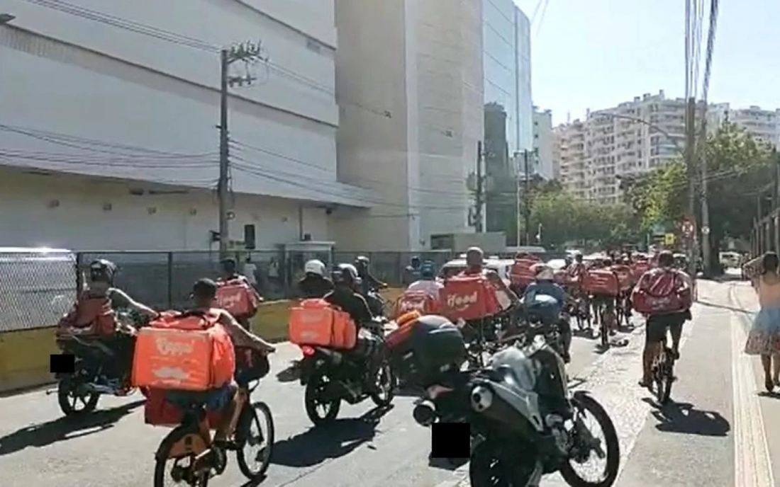 Entregadores de aplicativo fazem protesto em diversos pontos do rio