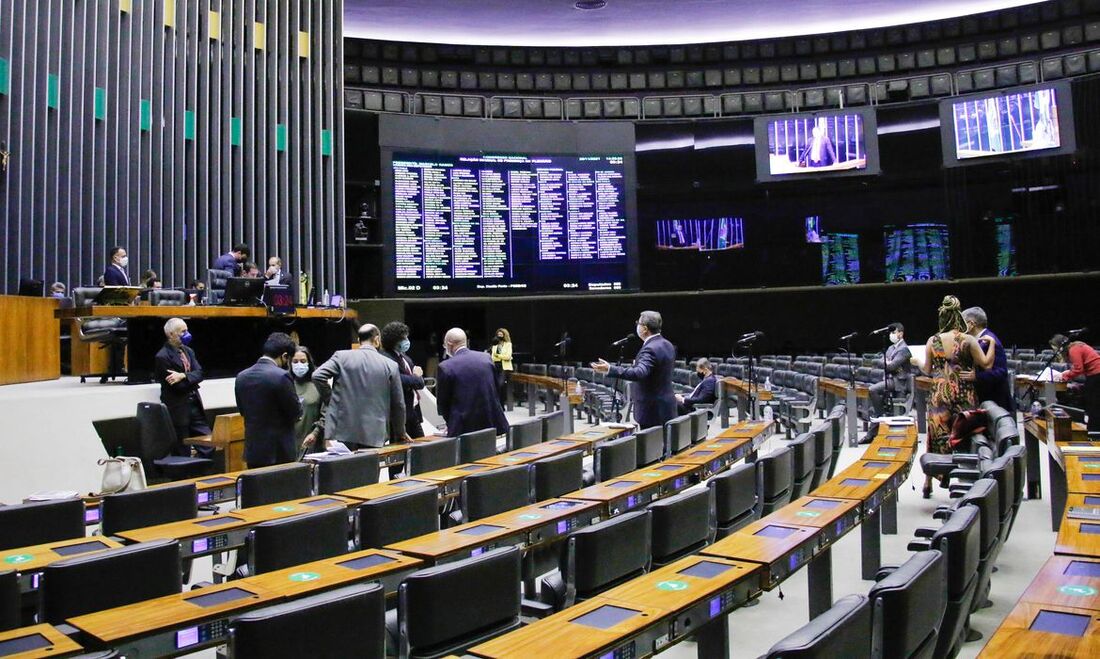 Congresso Nacional derrubou nesta quinta-feira (10) o veto total do presidente Jair Bolsonaro ao Projeto de Lei Complementar