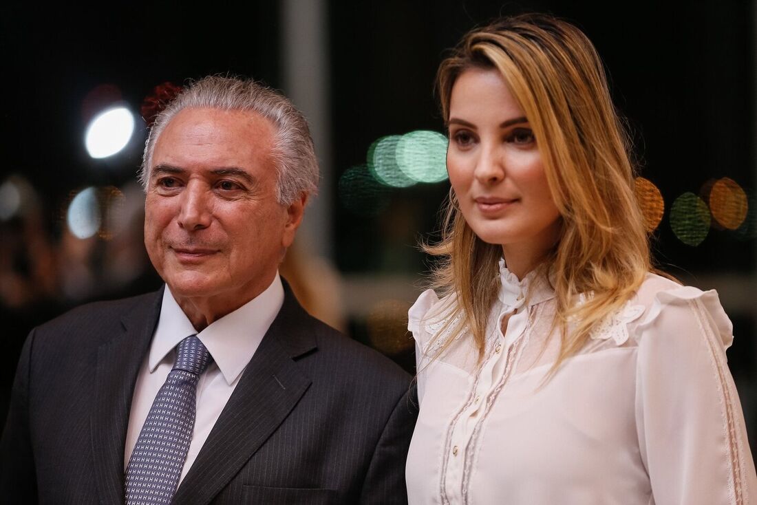 Ex-presidente Michel Temer ao lado da ex-primeira-dama, Marcela Temer