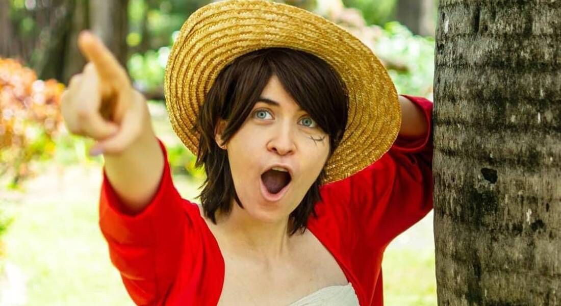 Nanda Midori faz cosplay de Luffy, personagem do anime One Piece