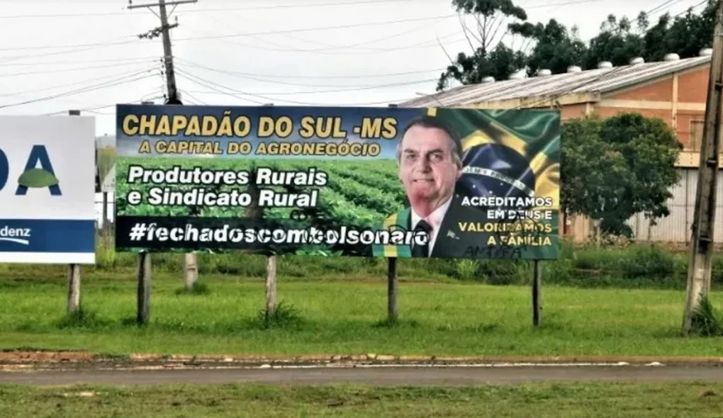 Outdoor a favor de Bolsonaro em 