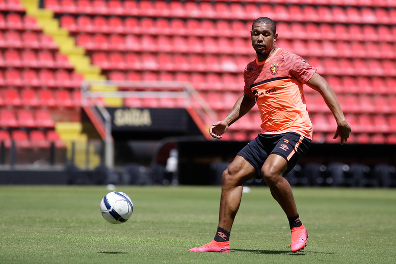 Rodrigão, atacante do Sport