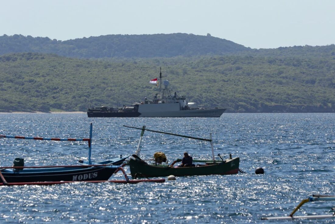 Dois migrantes mortos e 26 desaparecidos em naufrágio na Indonésia