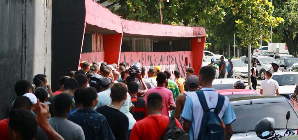 Venda de ingressos para a partida entre Sport e Fortaleza, na Arena de Pernambuco