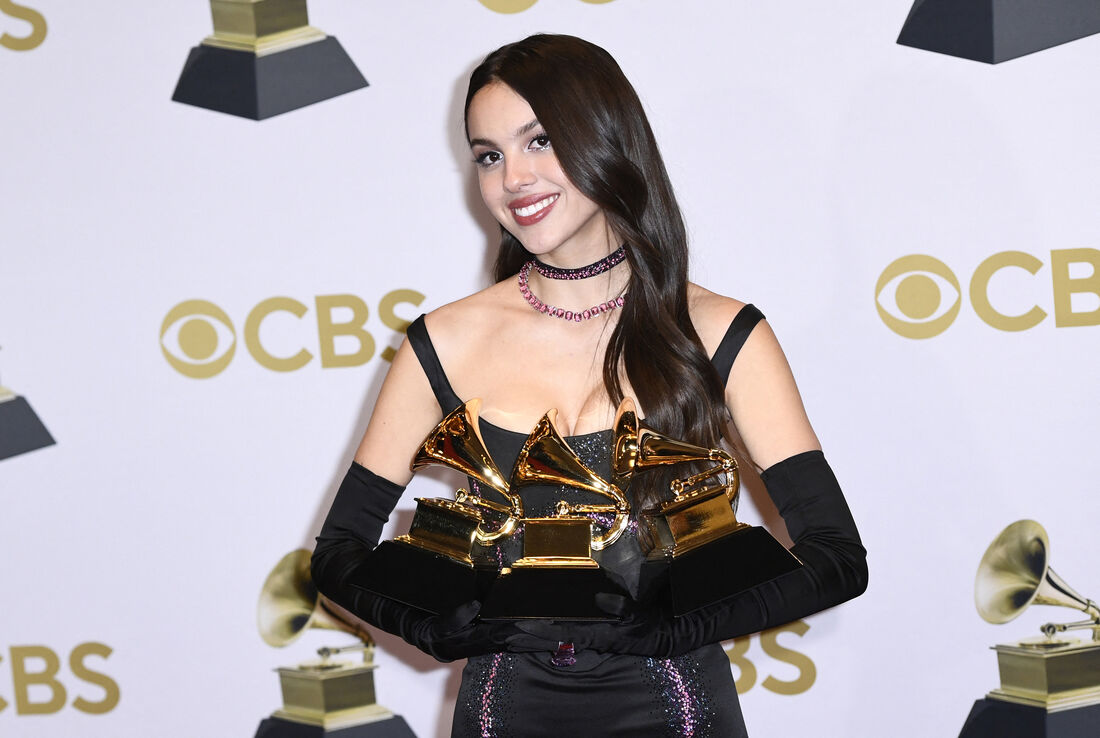 Olivia Rodrigo ganhou três gramofones em seu primeiro Grammy