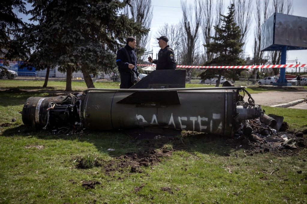 Kramatorsk, no leste da Ucrânia, que estava sendo usada para evacuações de civis, que foi atingida por um ataque de foguete matando pelo menos 35 pessoas, em 8 de abril de 2022