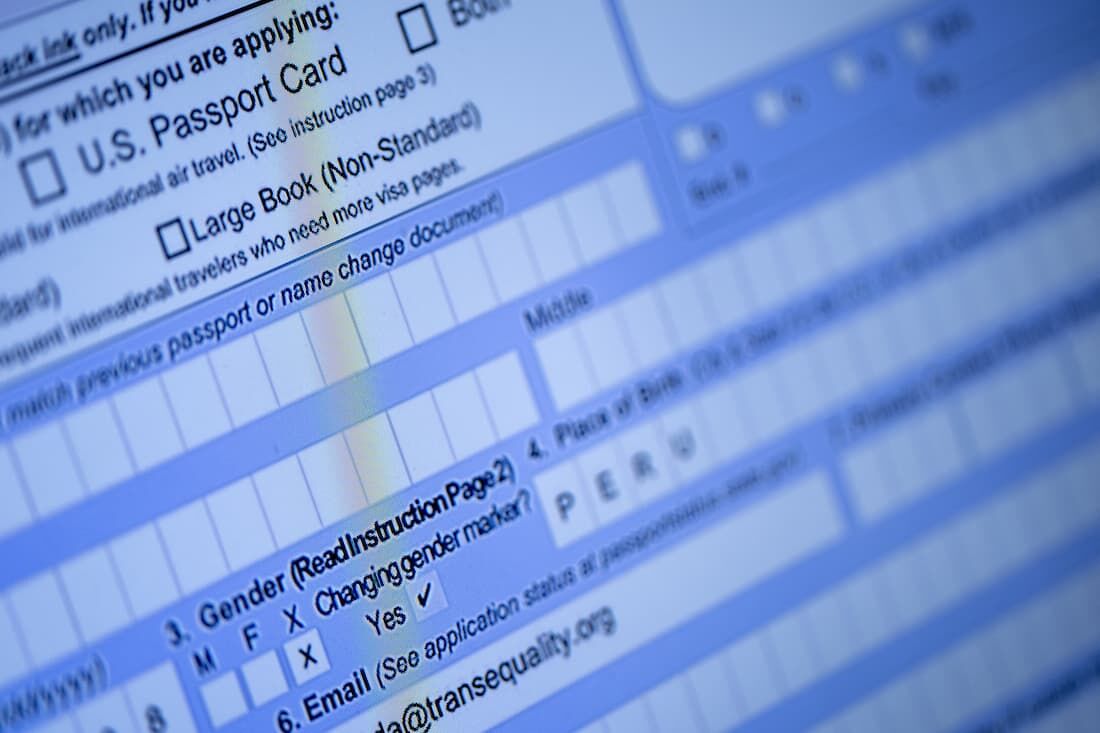 Passaporte não binário chega aos EUA