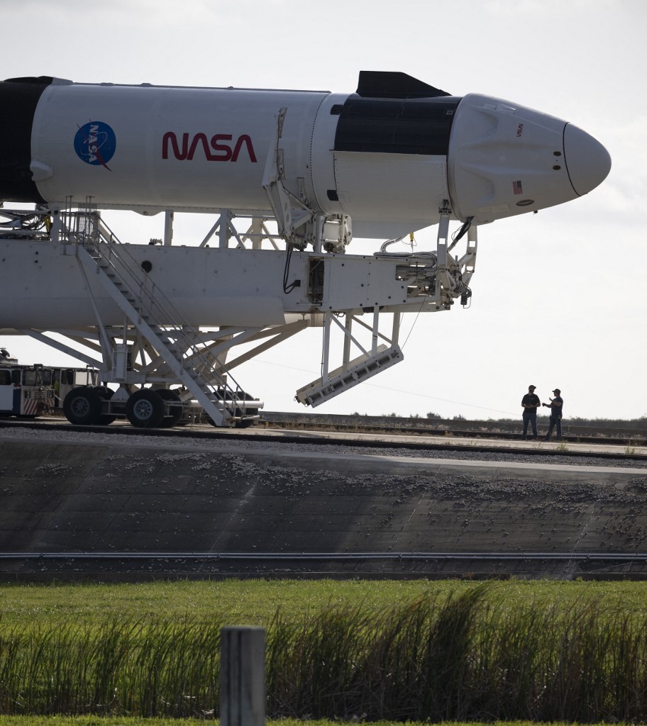 Três empresários e um ex-astronauta estiveram abordo de uma nave da SpaceX durante primeira missão da ISS 