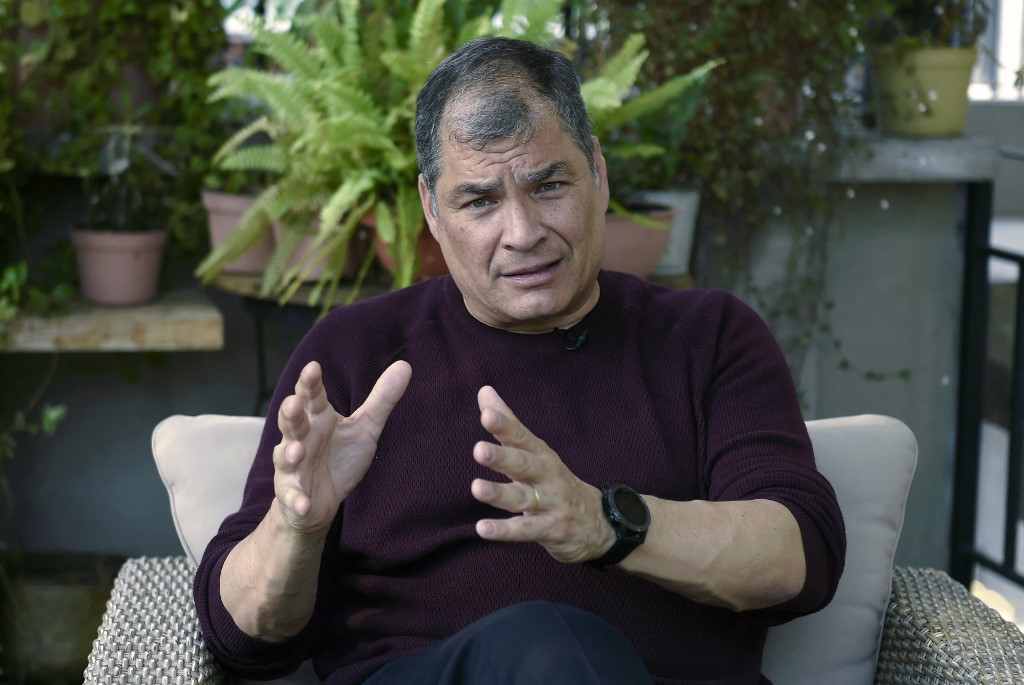  Ex-presidente do Equador Rafael Correa, condenado em seu país a oito anos de prisão por corrupção, recebeu a condição de refugiado na Bélgica