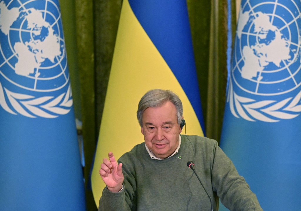 Secretário-geral da ONU, António Guterres, em visita à Kiev nesta quinta-feira (28) 