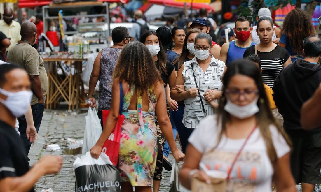 Casos de pessoas que pegaram Covid-19 no Brasil chegaram a 30.123.963