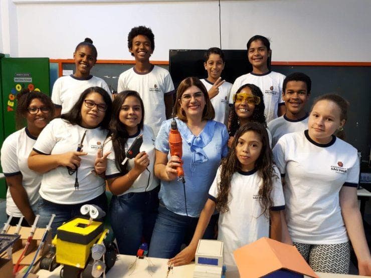 Premiada internacionalmente, a professora Débora Garofalo desenvolveu o projeto Robótica com Sucata