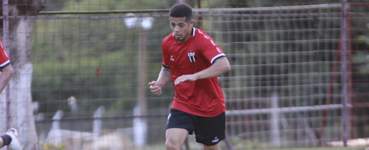 Ariel disputou a Série C em 2021 com a camisa do Botafogo-SP