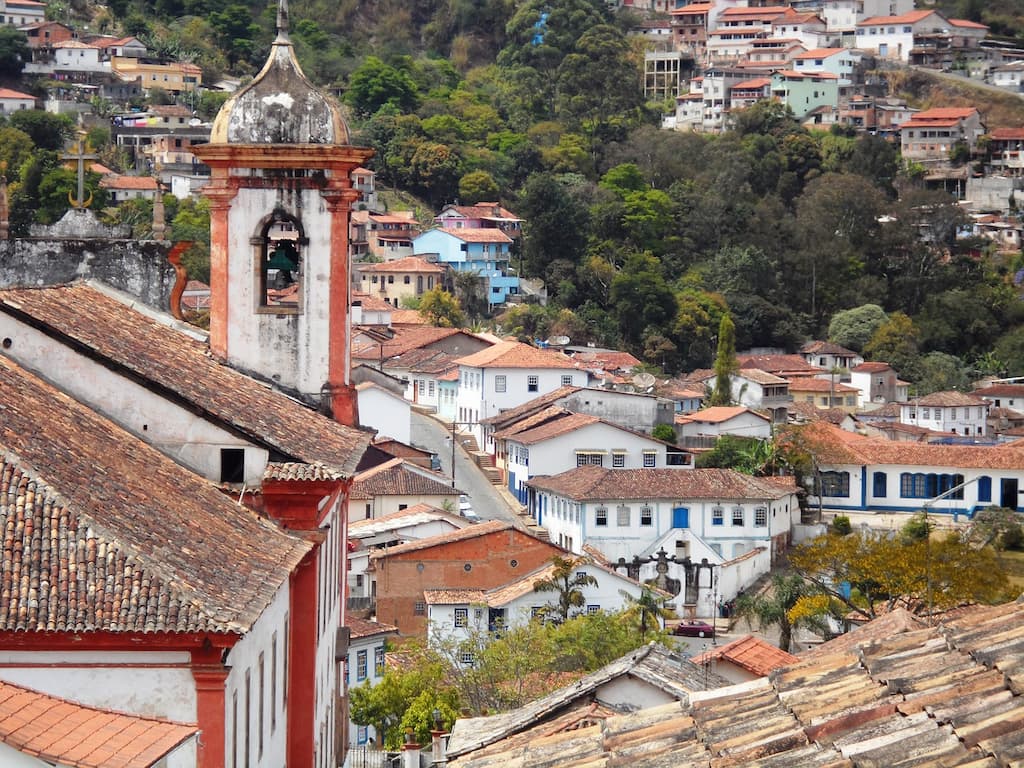 Cidade de Ouro preto, em Minas Gerais. A gestão municipal reconheceu o surto nesta segunda-feira, quando a Secretaria Municipal de Saúde fez uma avaliação epidemiológica na qual foi sugerido o fechamento de todas as creches da cidade