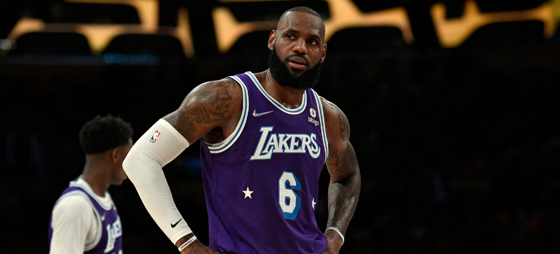 Astro do Los Angeles Lakers, LeBron James sofreu entorse no tornozelo