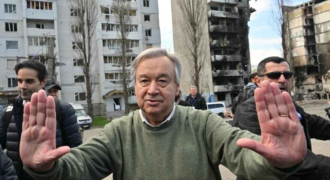 Antonio Guterres, o secretário-geral da ONU está na Ucrânia visitando cidades bombardeadas pela Rússia