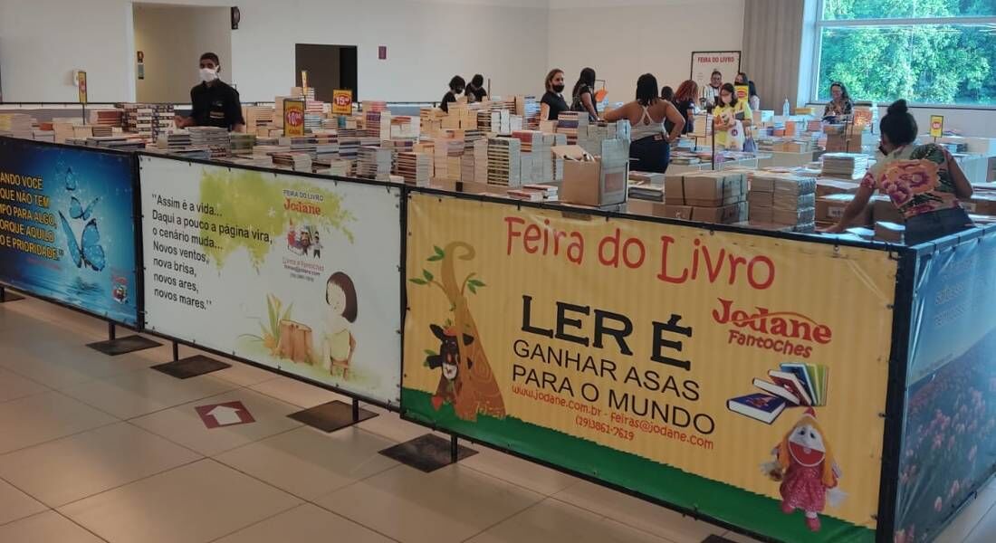 Feira de livros no Camará Shopping