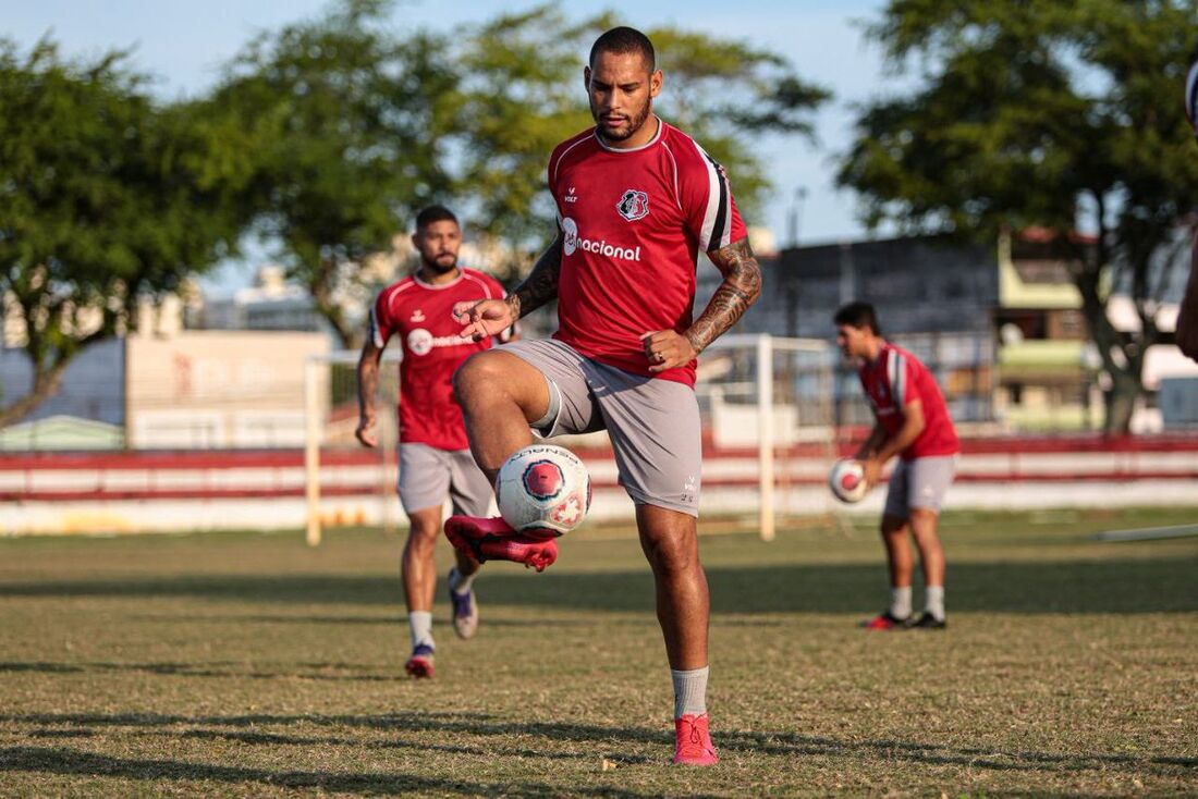 Rafael Furtado, atacante do Santa Cruz