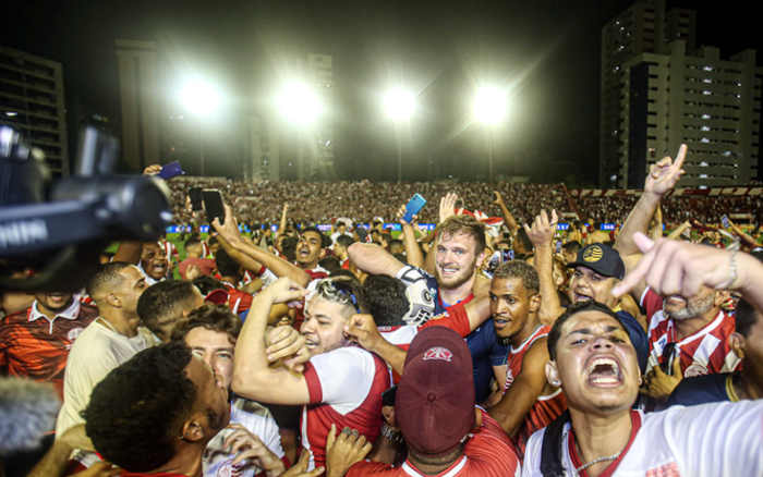 Invasão ao gramado por parte da torcida do Náutico, contra o Santa Cruz