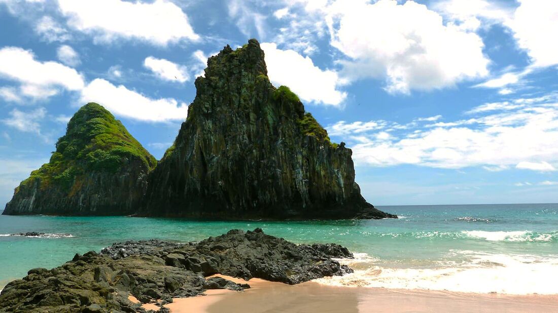 Praia da Cacimba do Padre, em Fernando de Noronha