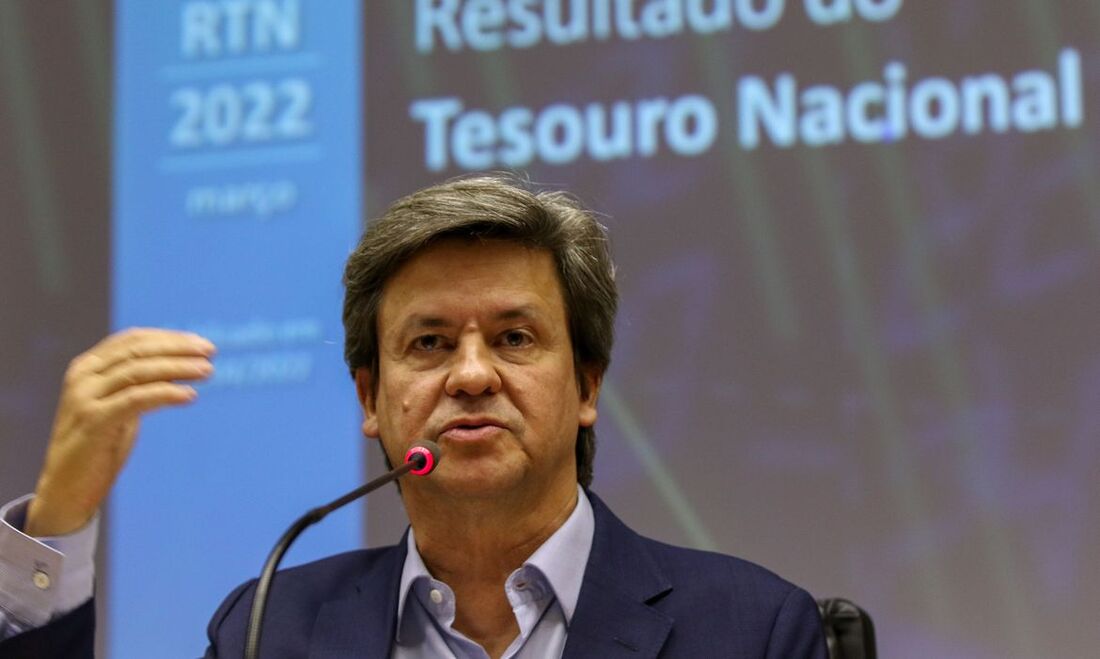 Aumento linear de 5% a todos os servidores federais custaria R$ 6,3 bilhões neste ano, disse nesta quinta-feira (28) o secretário do Tesouro Nacional, Paulo Valle