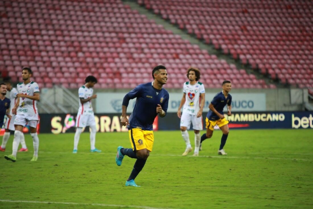 Renato Henrique fez gol que levou o Retrô à final do Estadual