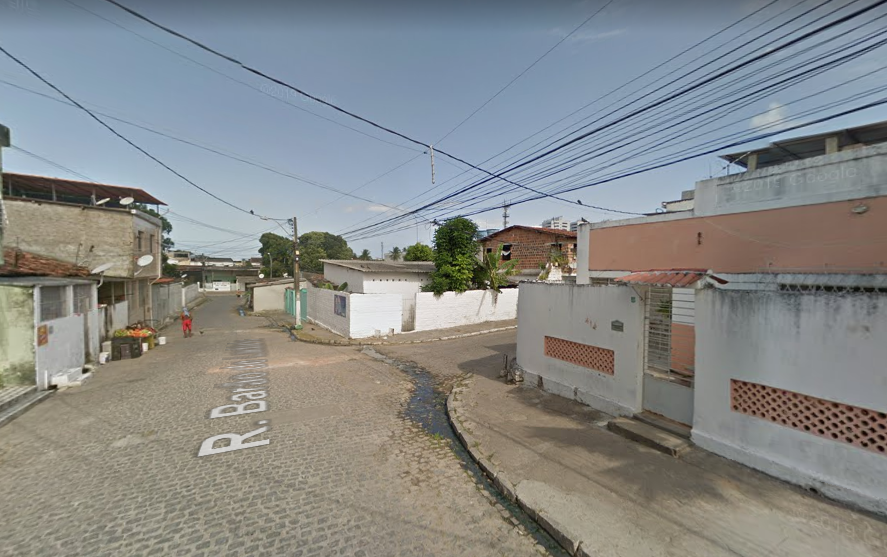 Bandidos invadiram a casa de uma família na Rua Barão de Ladário