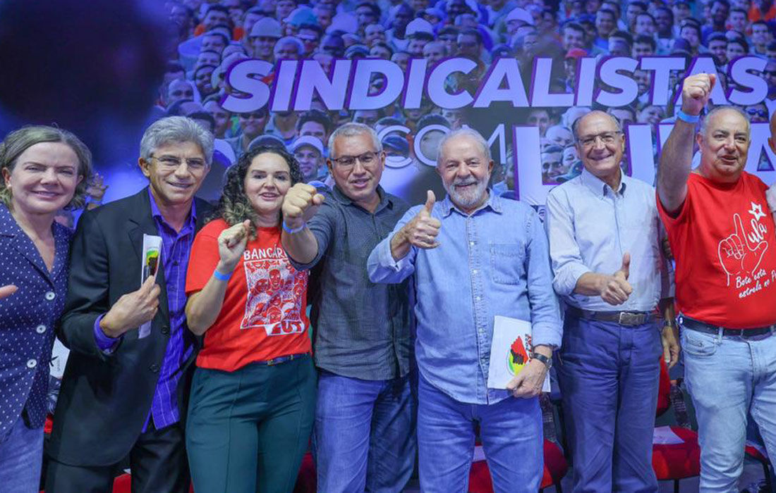 Lula, ao lado de Alckminm em encontro com sindicalistas