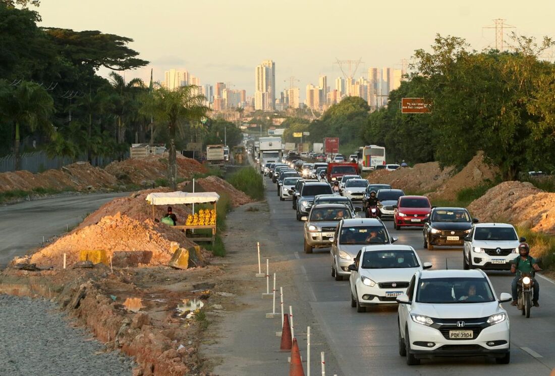 BR-232, no Curado, em trecho com obras