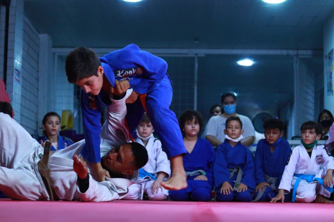 Mateus Soares, 11, é o atual campeão pernambucano de judô da sua categoria