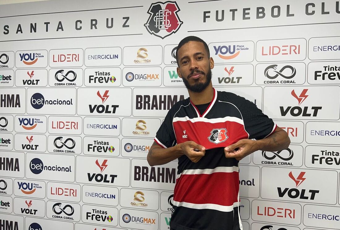 Ex-Salgueiro, atacante Wescley é reforço do Santa Cruz para a Série D