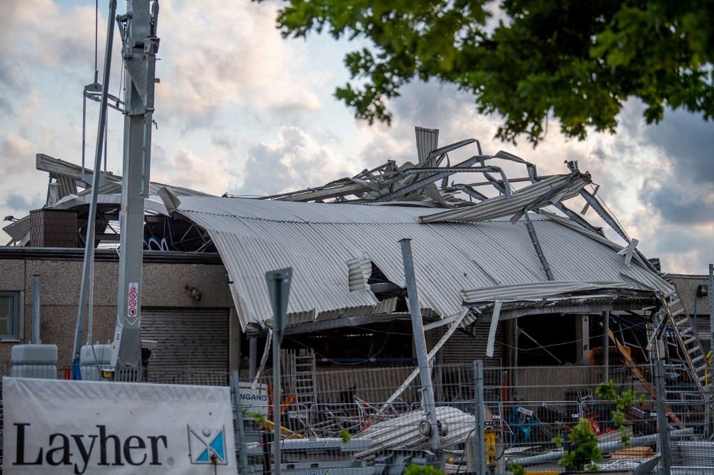 Tornado na cidade alemã de Paderborn, nesta sexta-feira (20)