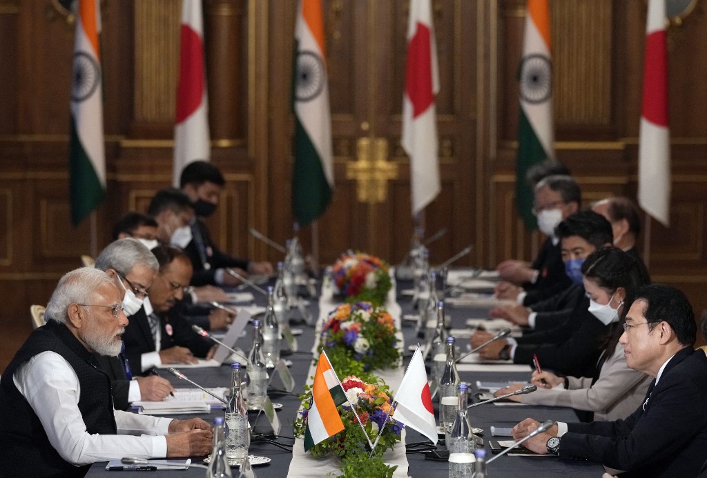 Reunião de cúpula Japão-Índia, após o término da cúpula dos líderes do Quad entre os EUA, Japão, Índia e Austrália, na Akasaka State Guest House em Tóquio em 24 de maio de 2022