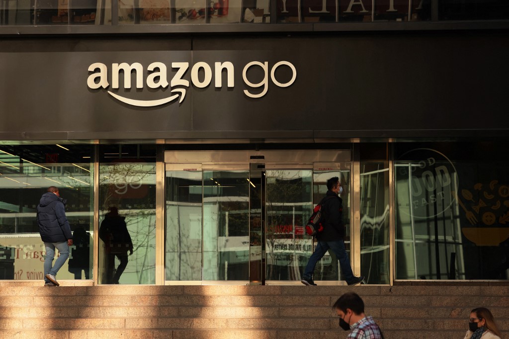 Trabalhadores de uma sede da Amazon em Nova York rejeitaram a criação de um sindicato, nesta segunda -feira (02)