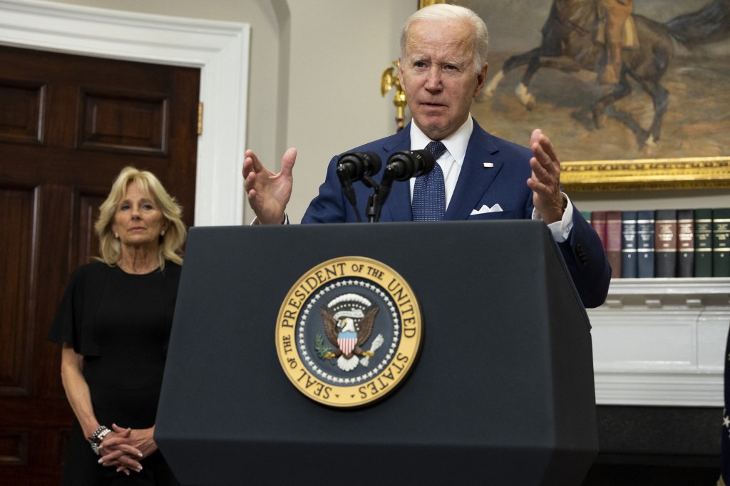 Presidente Joe Biden faz um pronunciamento após adolescente matar a tiros 18 crianças em uma escola