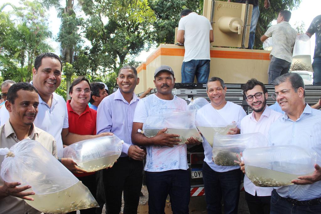 Distribuição de alevinos em Cabo de Santo Agostinho