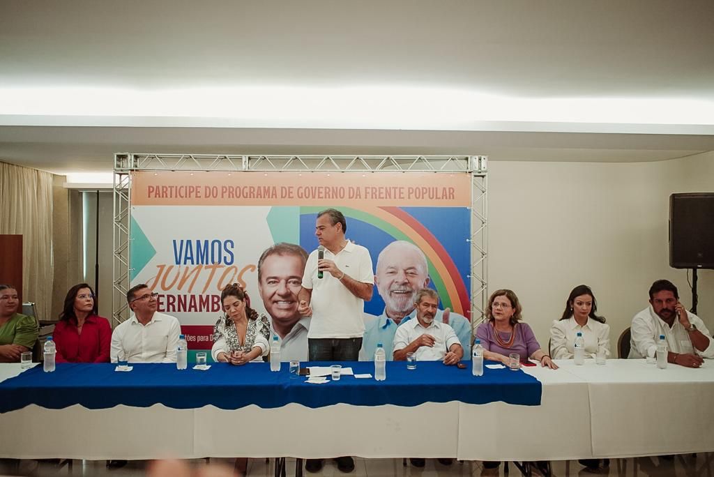 Danilo Cabral em encontro político em Arcoverde, no Sertão