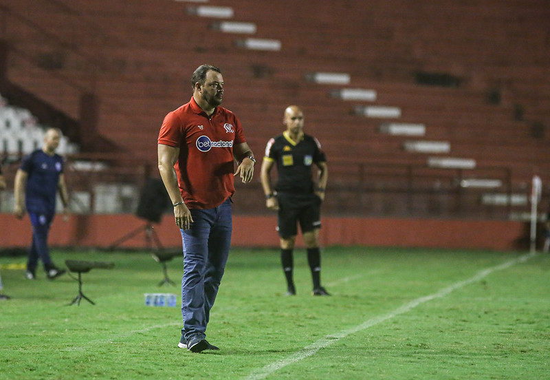 Roberto Fernandes, técnico do Náutico