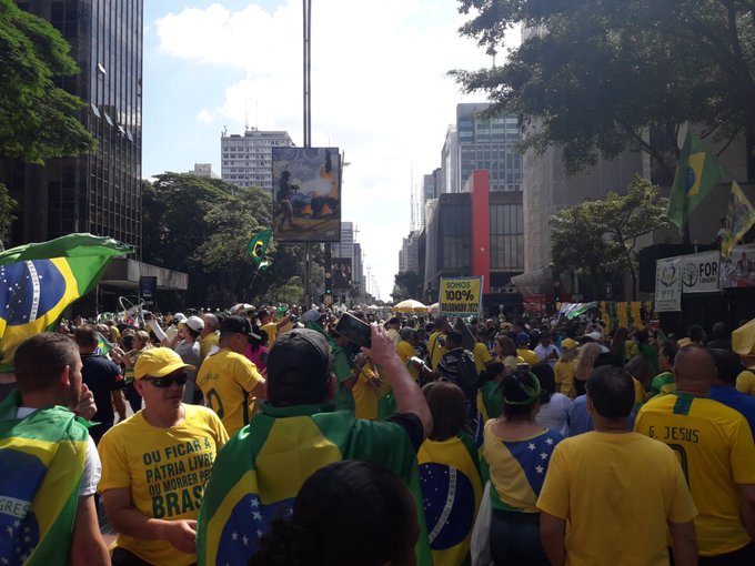 Ato a favor de Bolsonaro e contra o STF, na Avenida Paulista