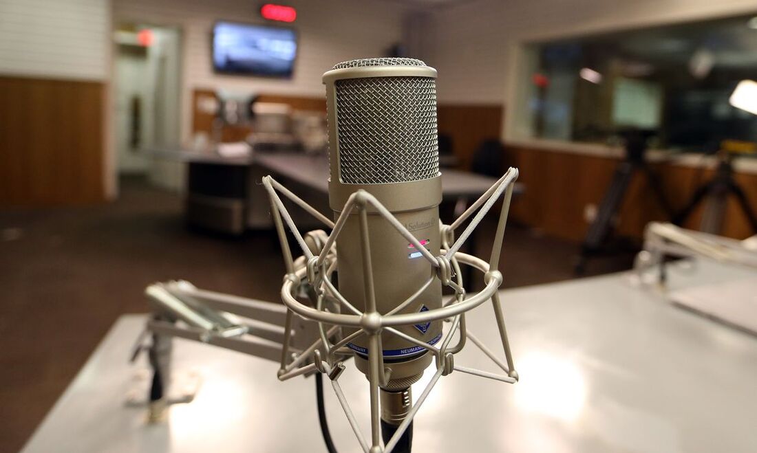 O Senado aprovou a regulamentação da identidade profissional de radialista