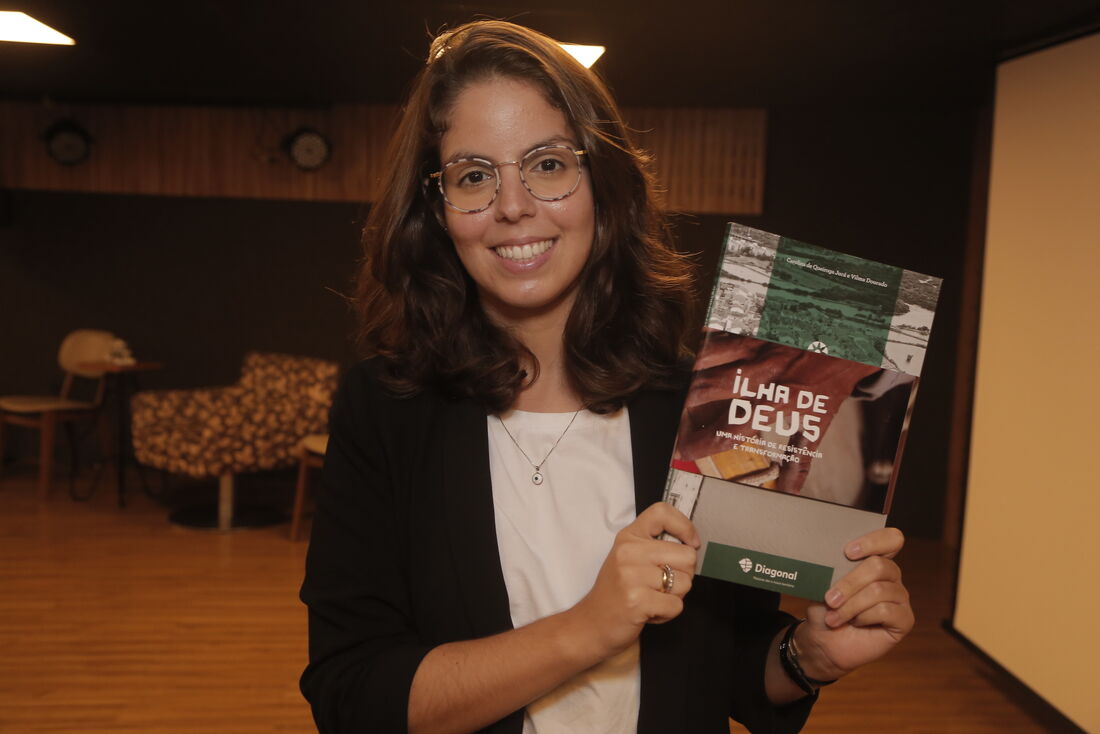 Carolina de Queiroga Jucá, uma das autoras de livro sobre a Ilha de Deus