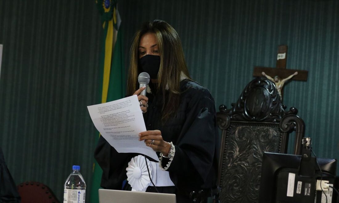 Tribunal de Justiça (TJ) nega que a juíza Nearis dos Santos Arce tenha praticado irregularidades, conforme alegado pela defesa da ex-deputada Flordelis dos Santos de Souza