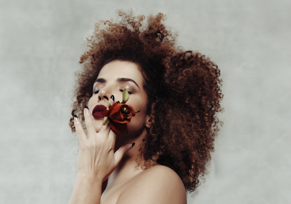 Vanessa da Mata volta ao Recife em show no Teatro Guararapes, no dia 7 de maio