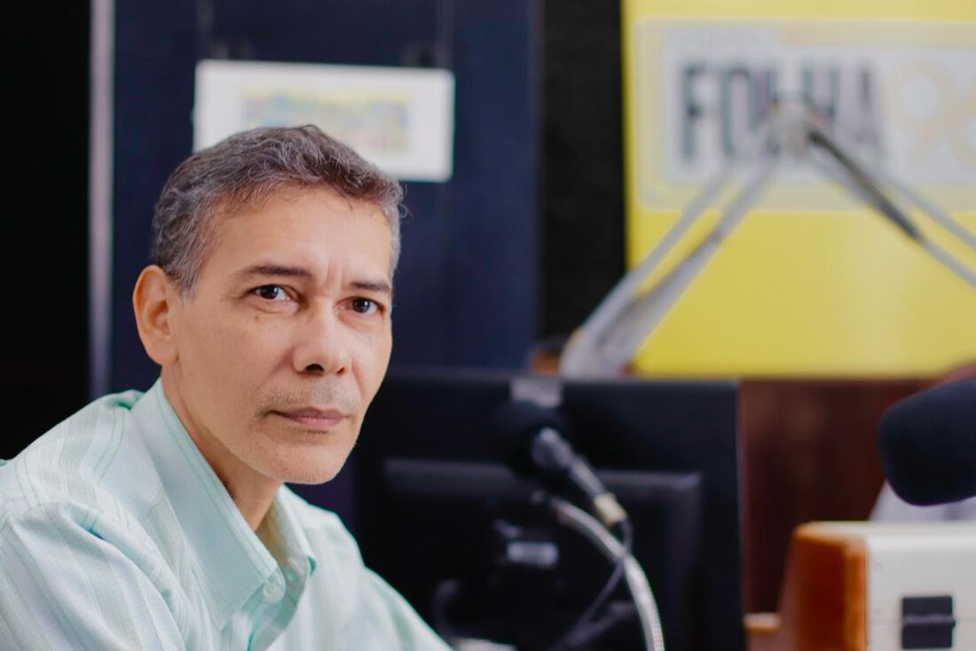Cientista político Hely Ferreira