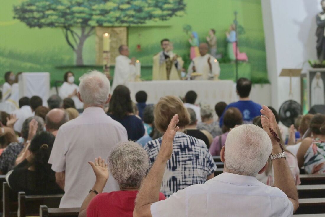 Celebração em comemoração ao Dia de Nossa Senhora de Fátima