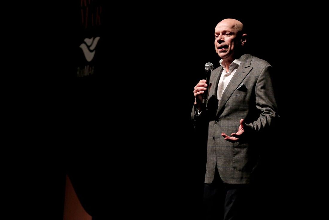 Palestra com Leandro Karnal no Teatro do RioMar Shopping, no Recife